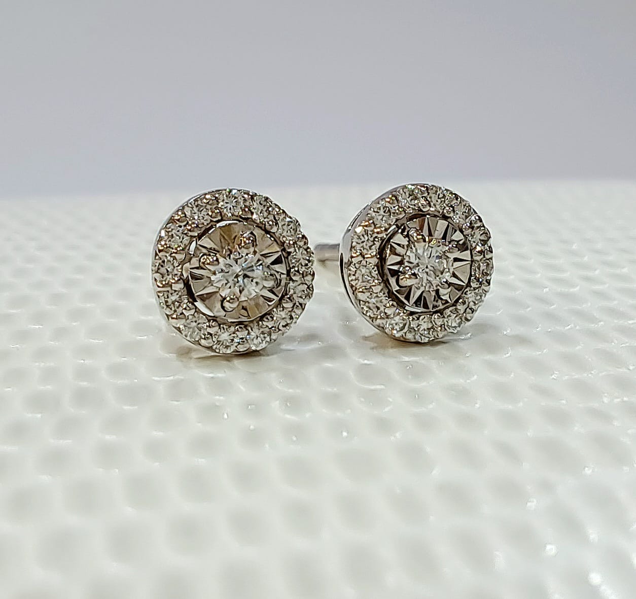 EARRINGS 18KT/0.19CT DIAM/VSG