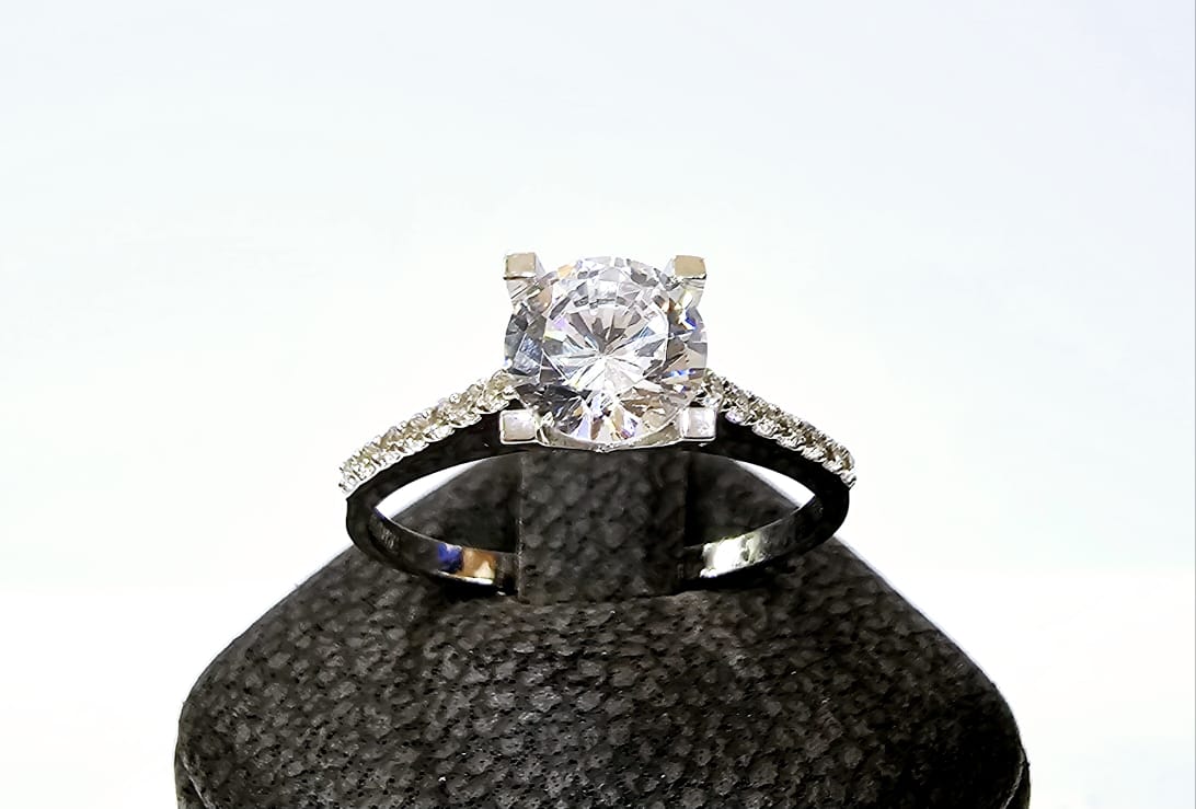 RING 18KT/ CUBIC ZIRCONIA