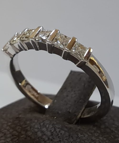 RING 18KT/0.47CT VS1G