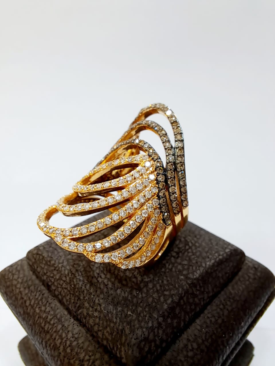 RING 18KT/W.0.97CT VS-G/BR.0.92CT - Image 2