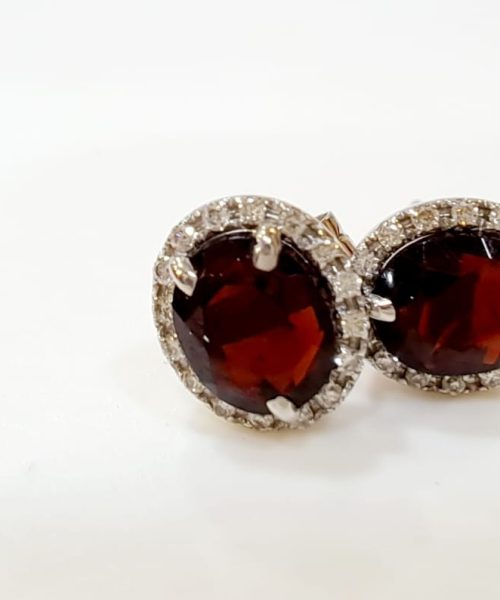 EARRINGS 18KT/ VSG 0.12CT/ 1.65CT GARNET