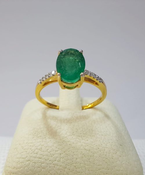 RING 18KT/ VSG 0.06CT/ 1.50CT EMERALD