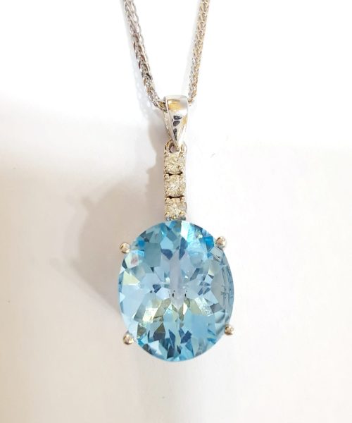 PENDANT 18KT/ 0.09CT VSG/ 6.10CT BLUE TOPAZ